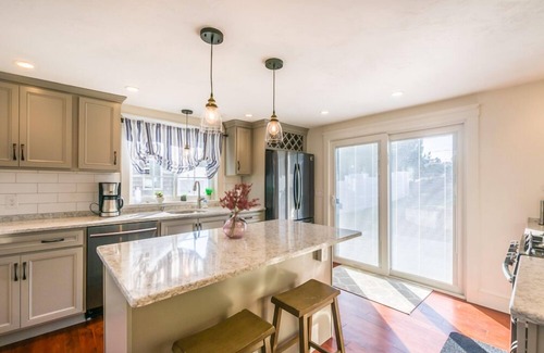 Sandwich House | NEW RATES Walk to Beach and will accept dogs