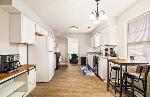 Columbus House | New! Relaxing Nature Retreat -Family-Friendly Home Near Fort Benning – Sleeps 8