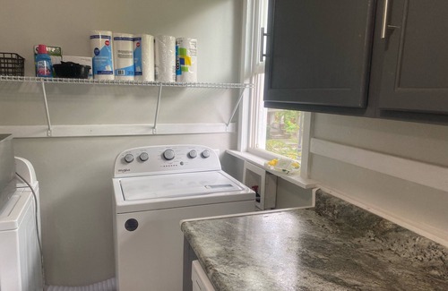 Springfield House | New remodel three bedroom house in pleasant Springfield