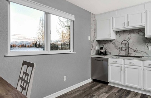 North Star Apartment | New remodeled unit next to Downtown at Westchester