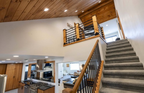 Oshkosh House | New Renovation! Gorgeous Lake Views! Outdoor Hot Tub, Huge open concept rooms!