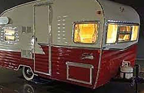 Millersview House | New Reproduction of 1962 Airflyte in Lakeside Vineyard