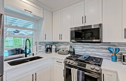 Southside House | New! Resort-style home & heated pool Newly renovated-Great location in SoSo WPB!
