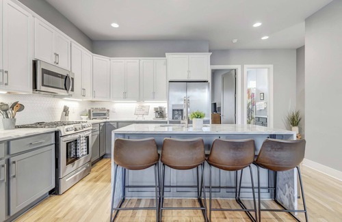 Haynes Area House | New Rooftop With City Views Game Room DT Nash