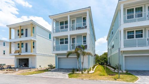 Cortez House | NEW! SaltWater Serenity less than 500ft to AMI, Canal Front!
