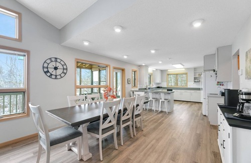 Walker House | NEW! Spacious 10-BR Leech Lake Retreat w/Game Room
