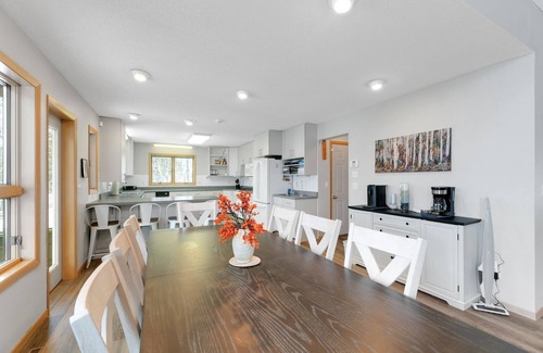 Walker House | NEW! Spacious 10-BR Leech Lake Retreat w/Game Room