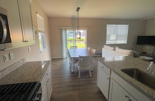 Millville House | New Spacious 5-bedroom 3 1/2 bath house in Millville DE near Bethany Beach.