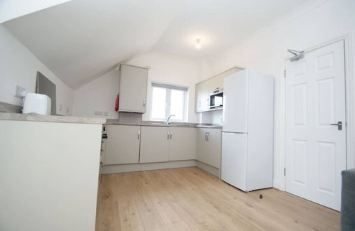 Cliftonville Apartment | NEW Spacious Modern Apartment