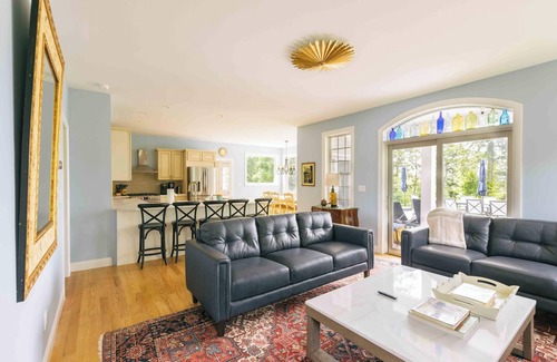 Ulster Park House | NEW Spectacular Views & Private space on a Scenic Mountain 40ft Salt Water Pool