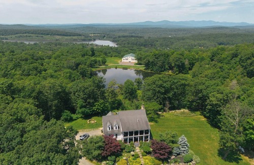 Ulster Park House | NEW Spectacular Views & Private space on a Scenic Mountain 40ft Salt Water Pool