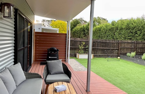 Tyabb Cottage | *NEW* STUNNING Peninsula 'Poplar Cottage' close to beaches/wineries