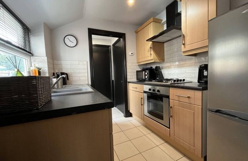 Church Gresley House | New! Stylish 2 bedroom home, with parking!