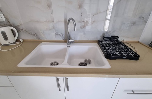 Bene Beraq Apartment | New Stylish Apartment with Balcony & Parking Close to Tel Aviv