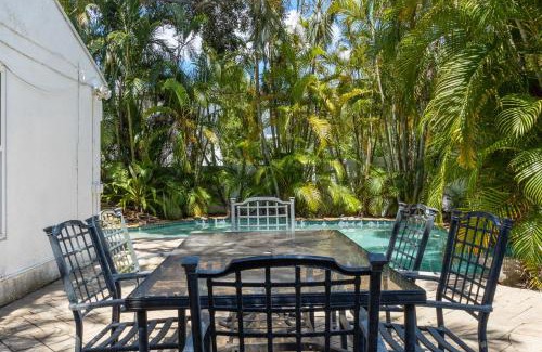 New Suburb Beautiful House | NEW Sunset Serenity - South Tampa Home with Pool