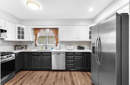 Bass Lake House | New! Sunset Shores: Lakefront home with private pier/huge fenced yard!n