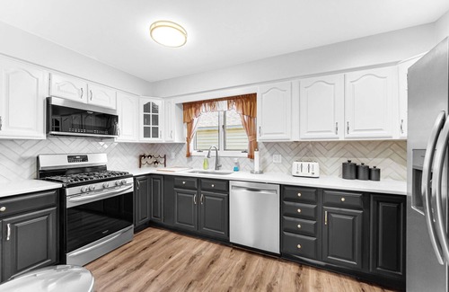 Bass Lake House | New! Sunset Shores: Lakefront home with private pier/huge fenced yard!n