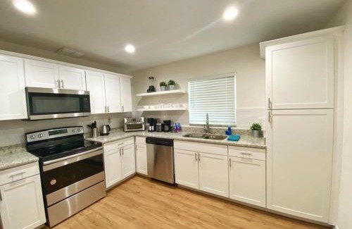 Port Orange House | *NEW*Sunshine Gorgeous- 3BD/2BA -Private Backyard!