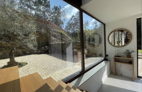 Gondomar Villa | New! Superb 6-bedroom stone house on the Douro, 20 minutes from Porto