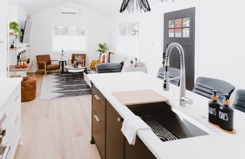 Snoqualmie House | New! The Snoqualmie Casita*Walk to Restaurants and shops
