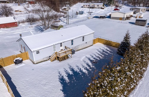 Summerlee House | New!Thuja Hideaway next to NewRiverGorge. Amazing star gazing. Pet friendly!