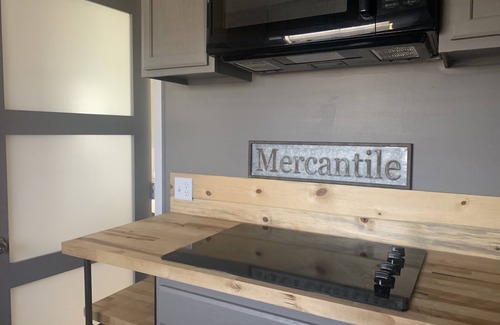 Cortez Cabin | New Tiny home on cattle ranch 80 acres gorgeous view Close to forest McPhee Mesa