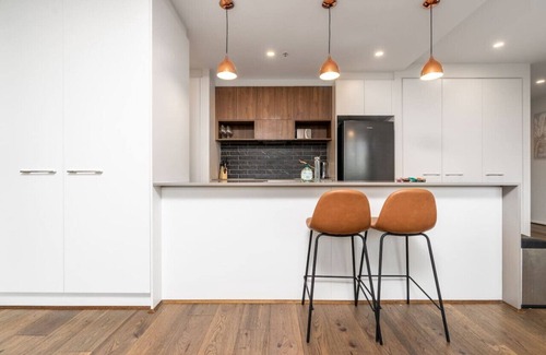 Phillip Apartment | New to VRBO: Stylish 2BR Apt | 5 mins to Canberra Hospital!