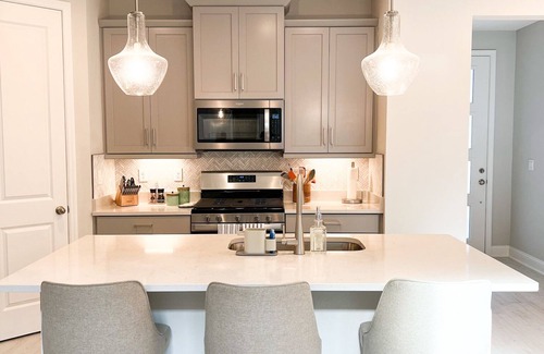 Beach Haven House | New Townhome Lake View, Minutes to Mayo & Beaches