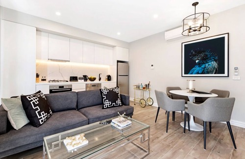 Glen Iris Apartment | NEW! Two Bedroom Deluxe at Manhattan Apts Glen Iris