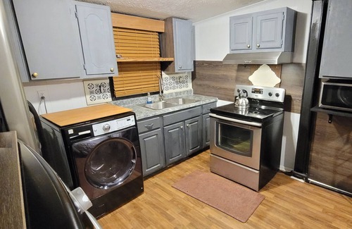 Terry Sanford House | New UpgradesnCedarCharm 6 miles from I95.nFt BRAGG/Downtown
