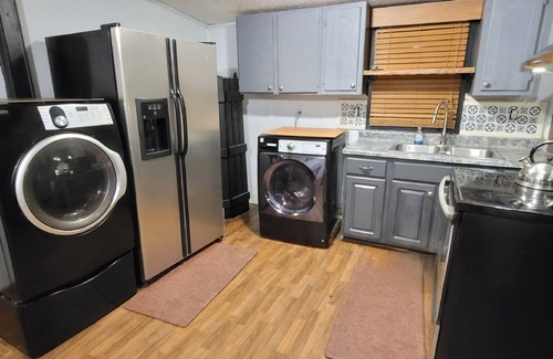 Terry Sanford House | New UpgradesnCedarCharm 6 miles from I95.nFt BRAGG/Downtown