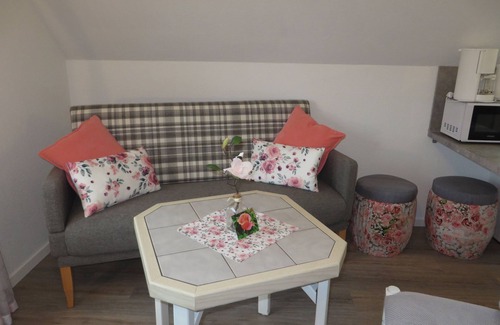 Westerholt Apartment | NEW! Vacation apartment Wellenrauschen