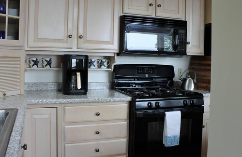 Steuben House | New! Waterfront, heated, sunrises, lobster, fire pit, dog, hiking, water access