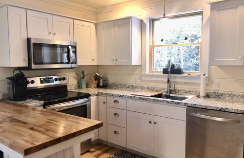 Eastern Vermont House | ✪New✪A modern farmhouse cottage near Stowe, VT!