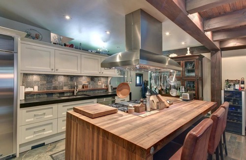 Nominingue Ski Chalet | Newly available - Luxury Entire Chalet - Sleeps 14 Sun-soaked Dock
