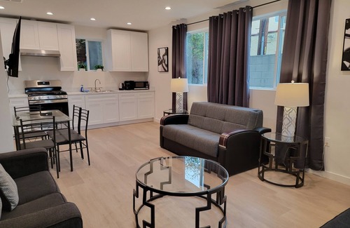 Beverly Hills House | Newly built 2 bedroom home by Beverlywood! A+ area