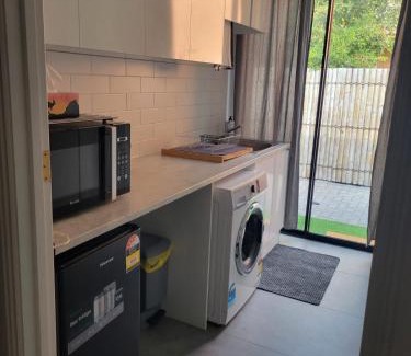 Marden House | Newly built Duplex type home - 4km to North Terrace Adelaide