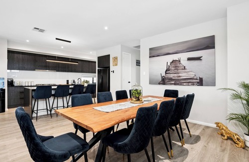 Mannum House | NEWLY BUILT END OF 2024, THIS SPACIOUS RIVER HOME COMFORTABLY ACCOMMODATES 13