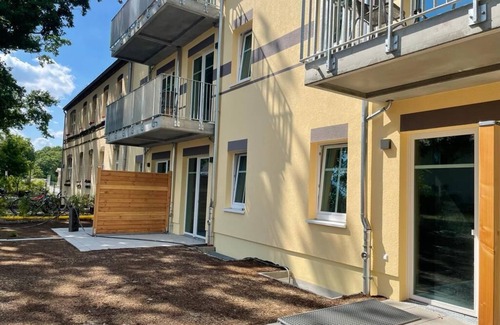 Hoppegarten Apartment | Newly furnished studio in close proximity to the city of Berlin.