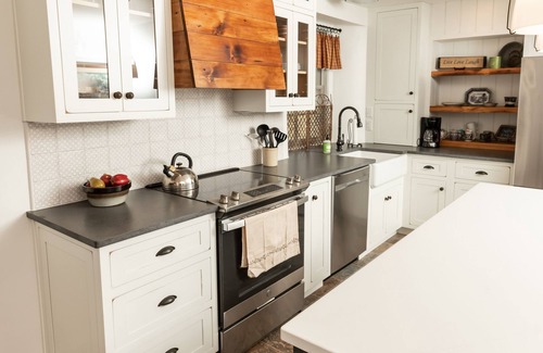 Steelville Other | Newly remodeled 1800 Farmhouse 20 miles from Lancaster county