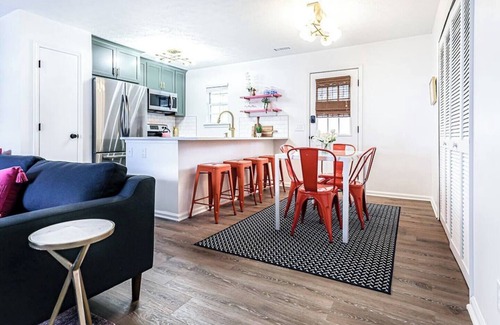 Whitemarsh Island House | Newly Remodeled 3BR/2BA Home w/Putting Green, Sleeps 8