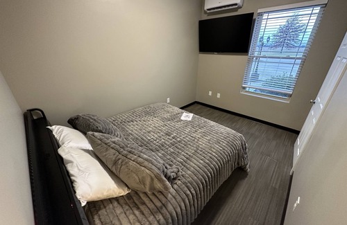 Mattoon Hotel | Newly Remodeled! B8 - Two Room Suite, King & Queen