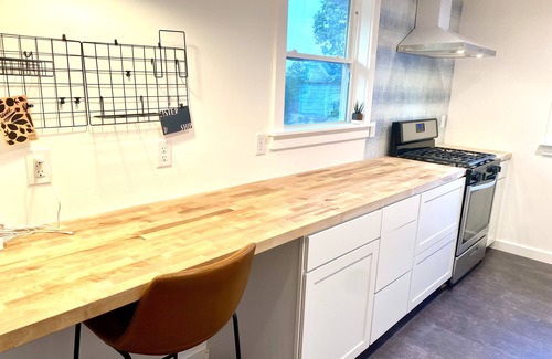 Hendersonville House | Newly remodeled home walking distance to everything