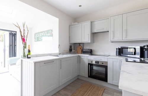 Hedley on the Hill Cottage | Newly renovated cottage -The Old Post Office