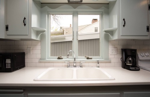 Stonington Apartment | Newly renovated 3 bedroom/3 bathroom unit