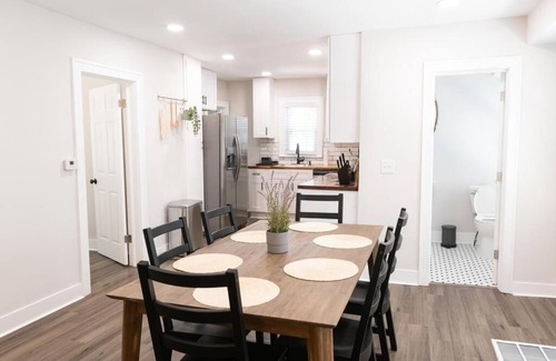 Independence House | Newly Renovated 3BR with Private Yard and Parking!