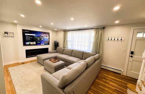 Southwood Acres House | Newly Renovated 4 Bedroom House