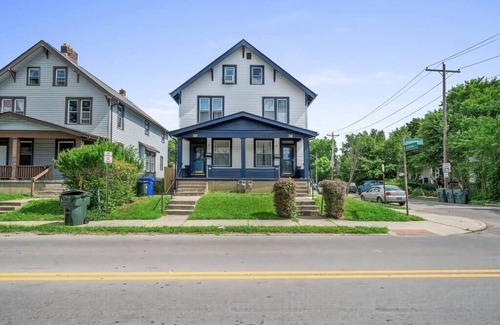 Glen Echo House | Newly renovated 4BRs NEAR UNIVERSITY & STADIUM Free Parking