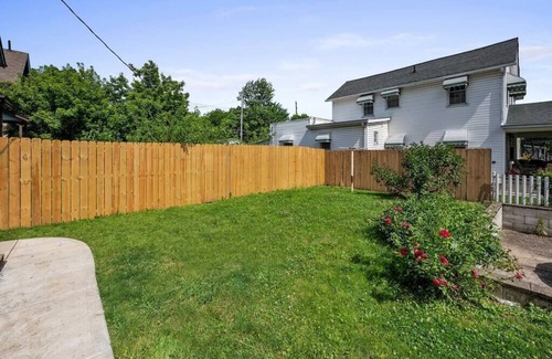 Glen Echo House | Newly renovated 4BRs NEAR UNIVERSITY & STADIUM Free Parking