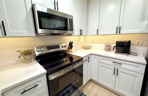 West Falls Church House | Newly Renovated 5 Bedroom/2 Bath/2 Kitchen Home
